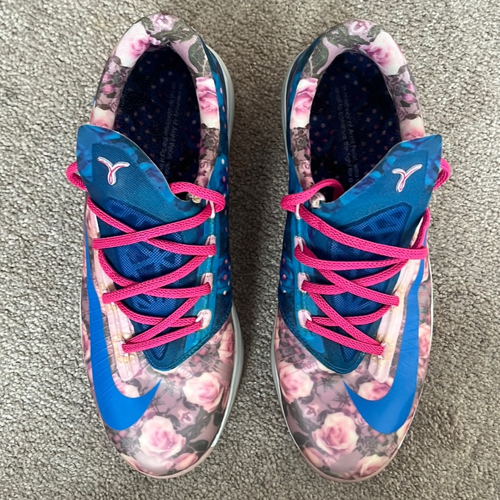 KD 6 “Aunt Pearl” Size 7Y